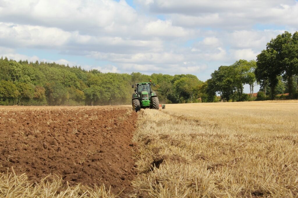 richard-bell-vpfEhvI5UE4-unsplash agricultural soil pollution